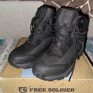 Men’s Free Soldier Voots Waterproof/ Size 7.5